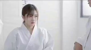 久久草在线视频骚货被老外狂操内射3