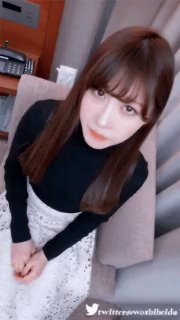 藍衣大長腿高顏值妹子啪啪，穿上情趣透視裝扭動誘惑抬腿站立後入…